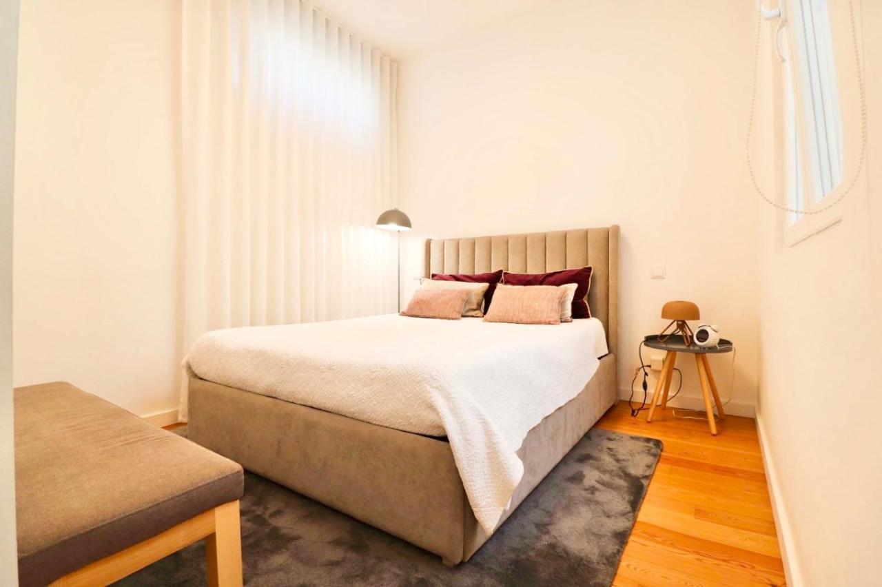 Biscainhos Flat By The Arch - Charming Apartments In The Historic Center Braga Exteriör bild
